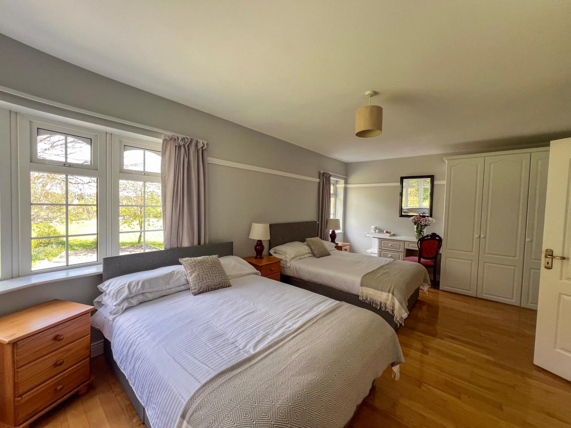 Woodville Lodge Guesthouse Килларни Экстерьер фото